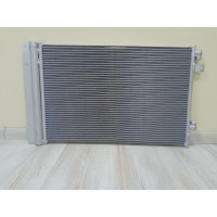 Радиатор кондиционера SINOTRUK HOWO A7 WG1664820116